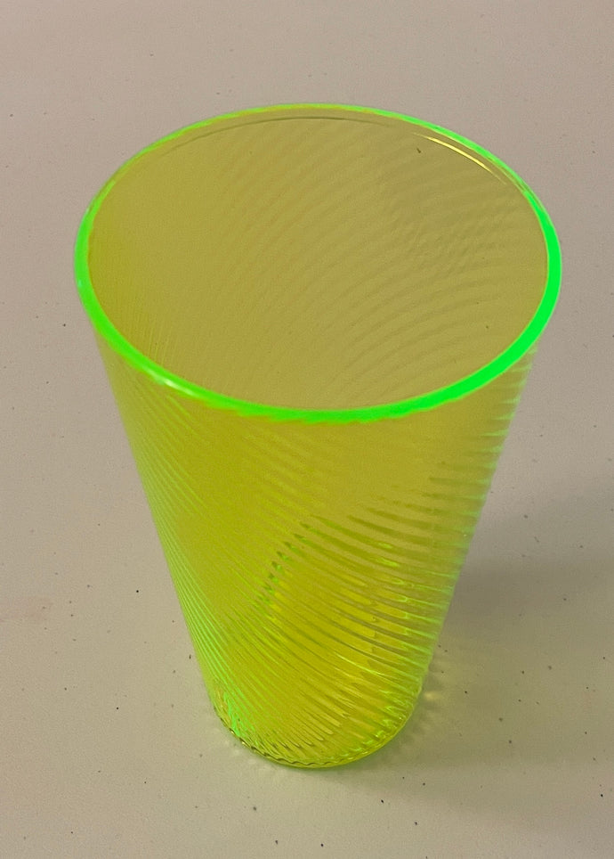 Arrow Plastic Twist Glow Drinking Tumbler Green 20 oz.